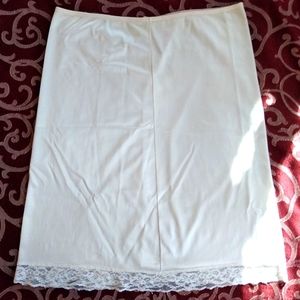 🎉 5/&$20 Vintage skirt slip